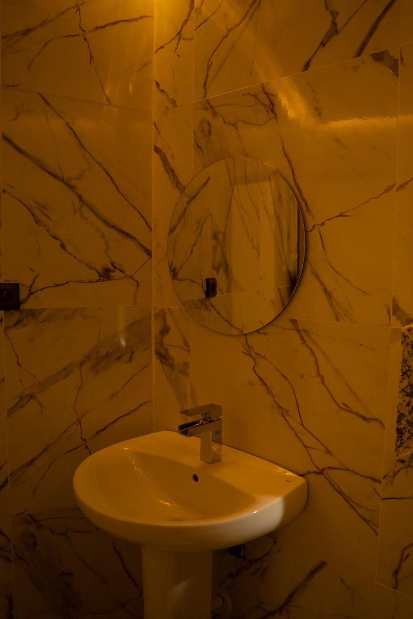 La Terrassa Appartement Climatise 艾兹鲁 外观 照片