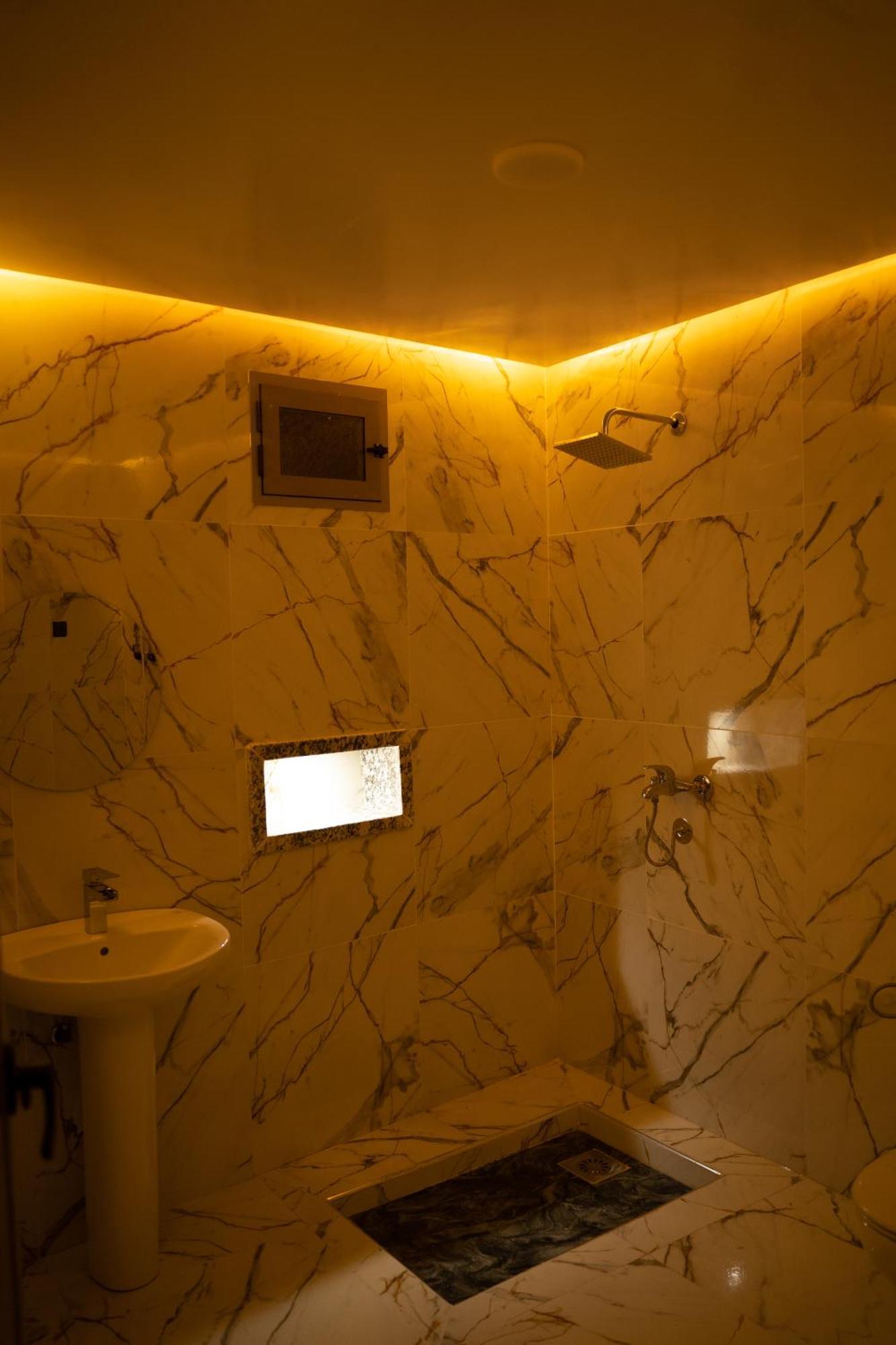 La Terrassa Appartement Climatise 艾兹鲁 外观 照片
