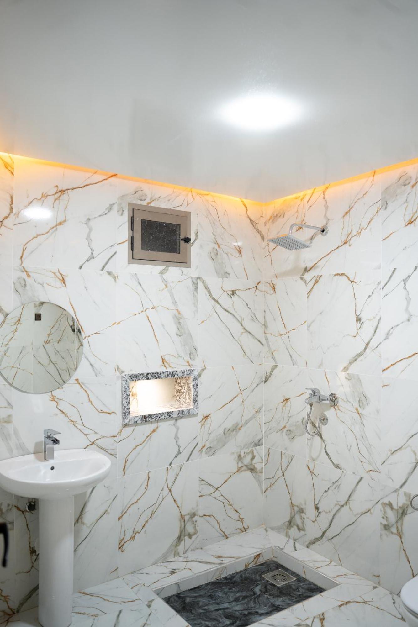 La Terrassa Appartement Climatise 艾兹鲁 外观 照片