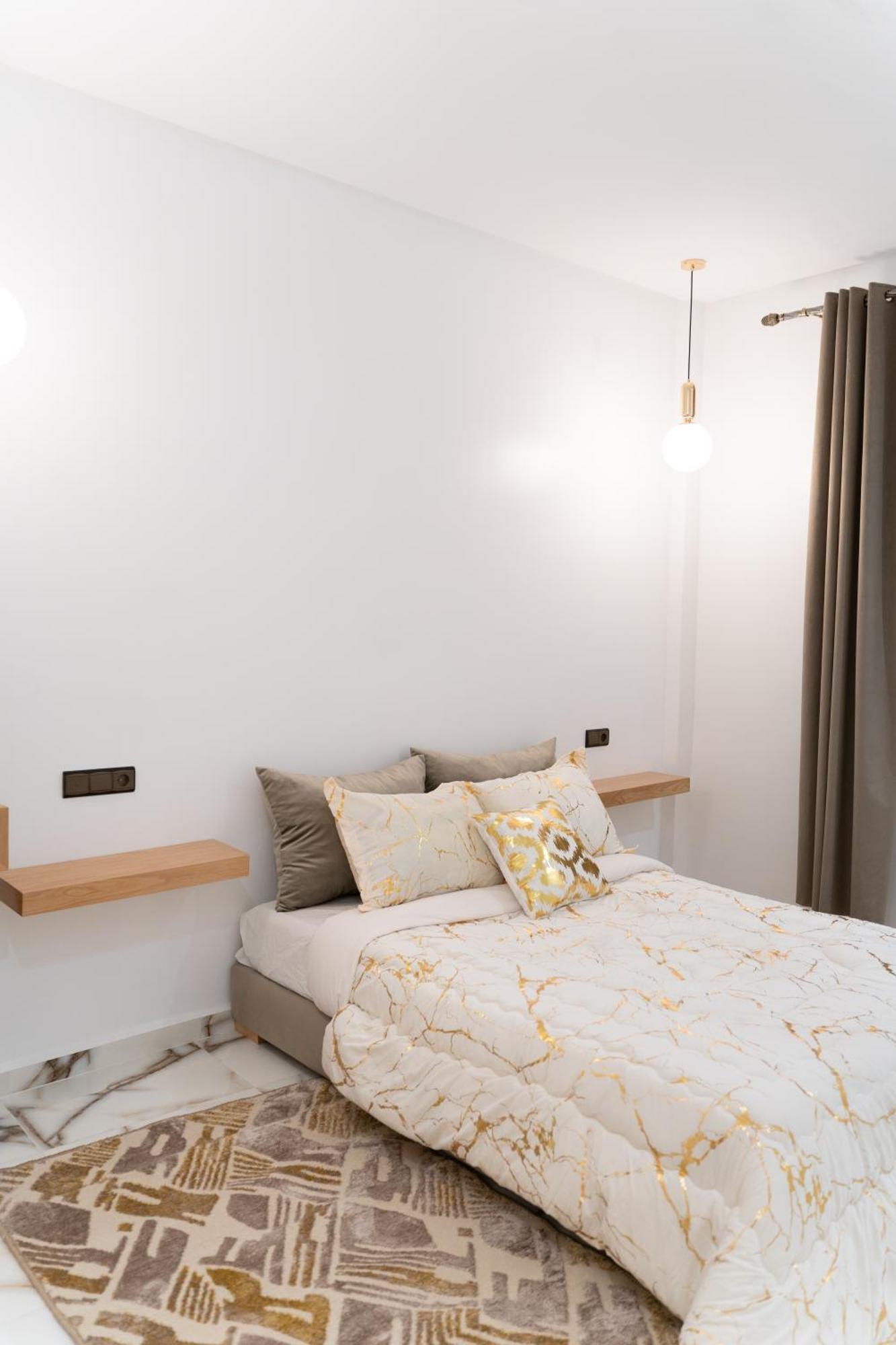 La Terrassa Appartement Climatise 艾兹鲁 外观 照片