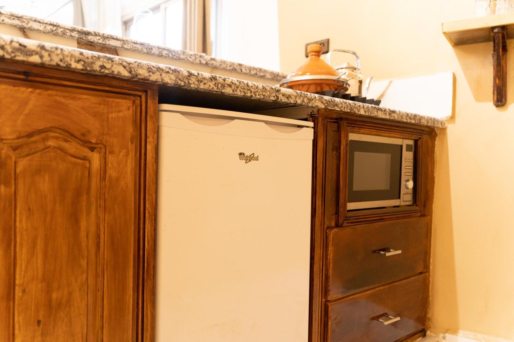 La Terrassa Appartement Climatise 艾兹鲁 外观 照片