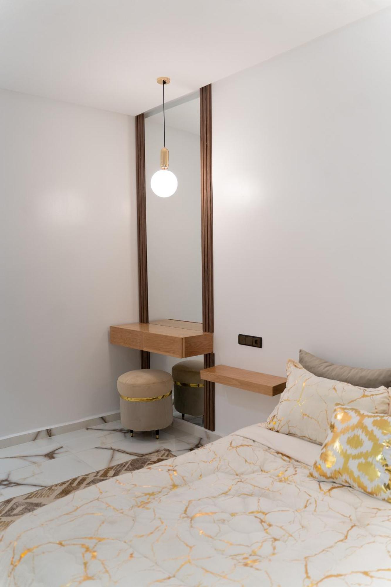 La Terrassa Appartement Climatise 艾兹鲁 外观 照片